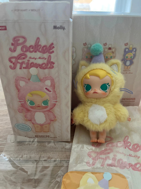 Popmart Baby Molly Pocket Friends Series-Vinyl Plush Pendant - Enjoy the sunshine