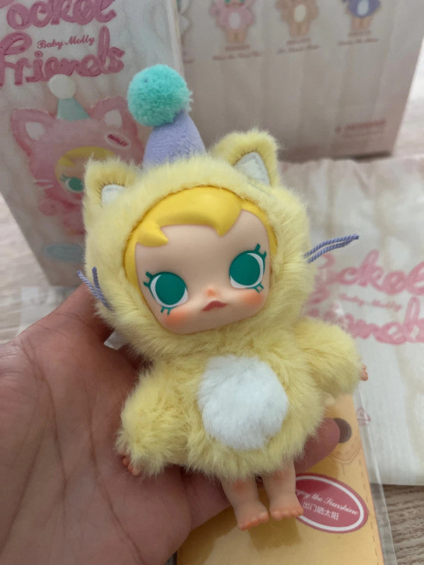 Popmart Baby Molly Pocket Friends Series-Vinyl Plush Pendant - Enjoy the sunshine