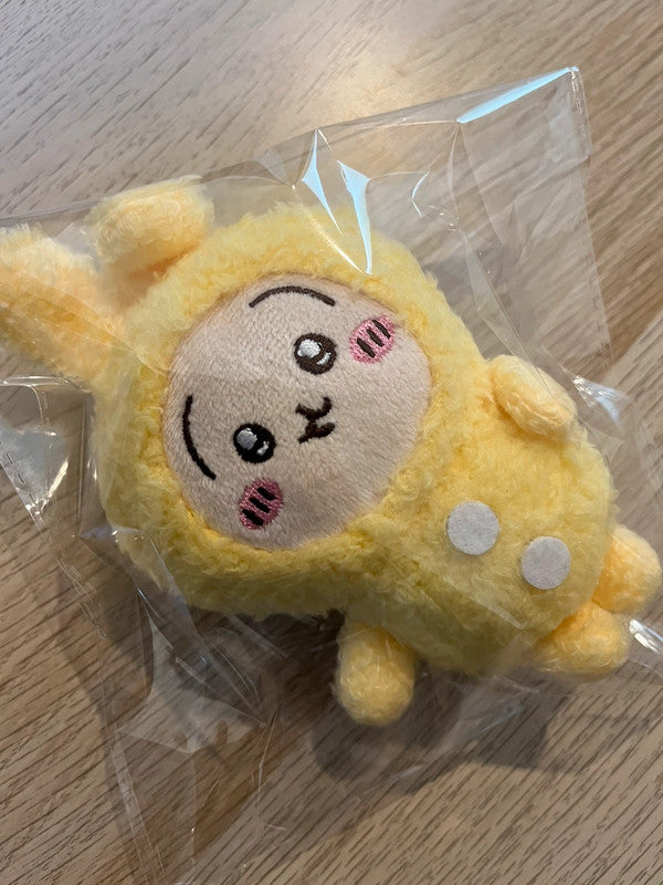 Chiikawa - Usagi plush keychain - yellow